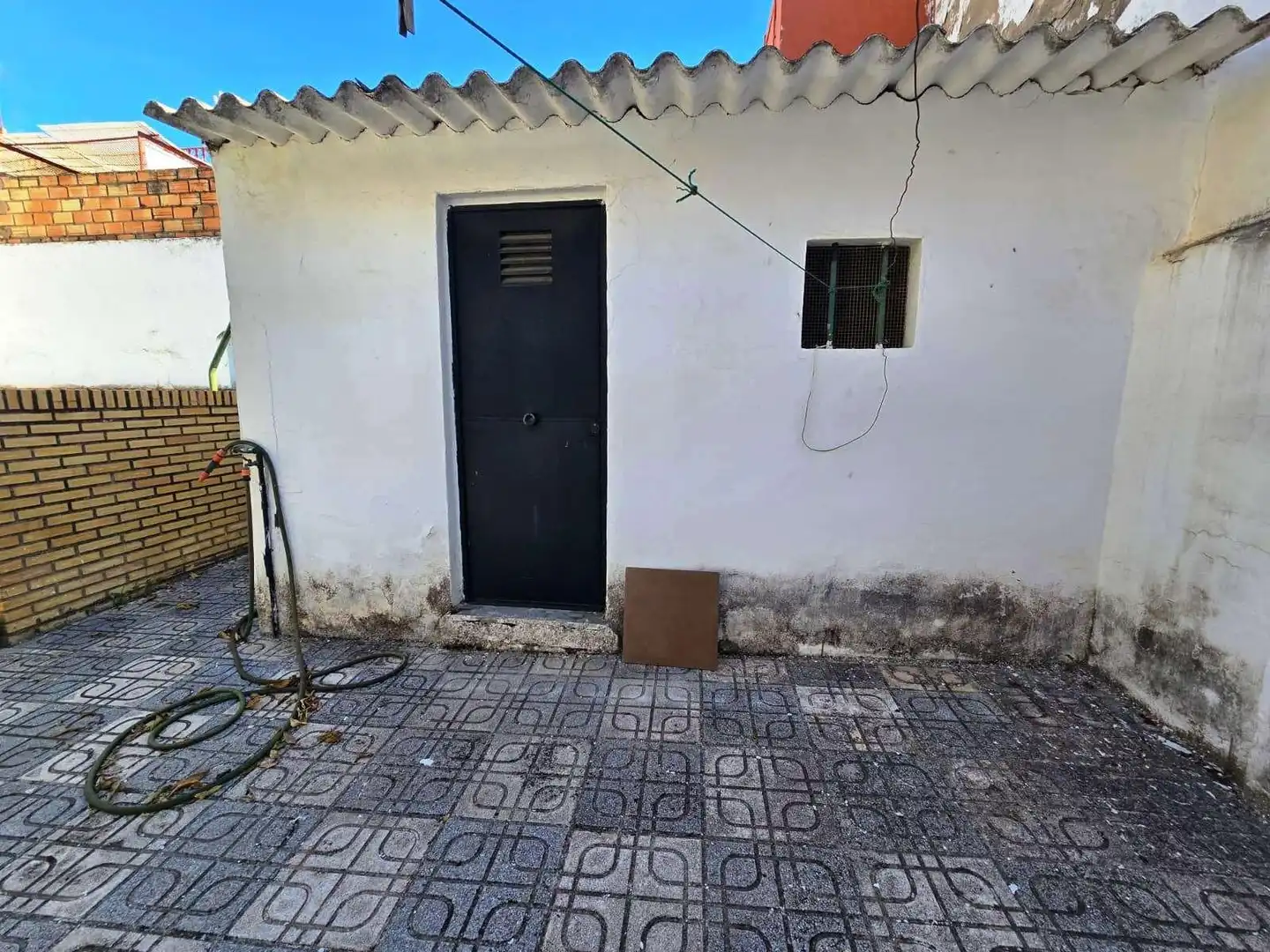Vista exterior de Casa o chalet en venta en Valencina de la Concepción con Terraza, Trastero y Piscina