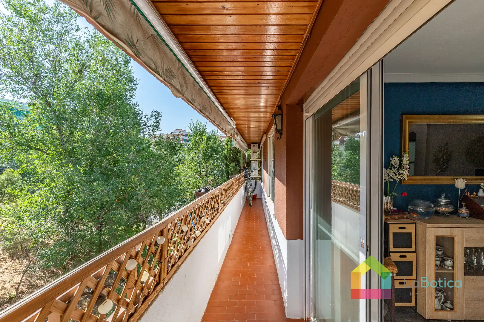 Terraza de Piso en venta en Olías del Rey con Aire acondicionado, Calefacción y Piscina comunitaria
