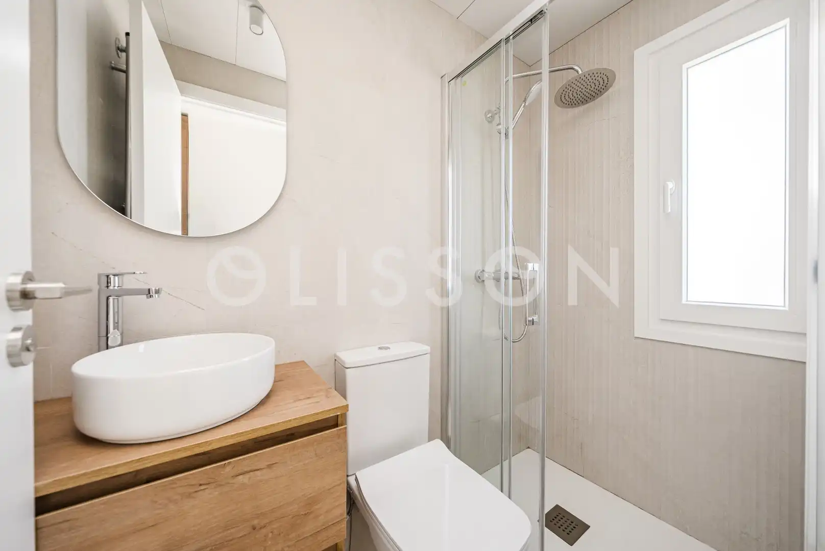 Baño de Piso en venta en Madrid con Aire acondicionado, Calefacción y Jardín privado
