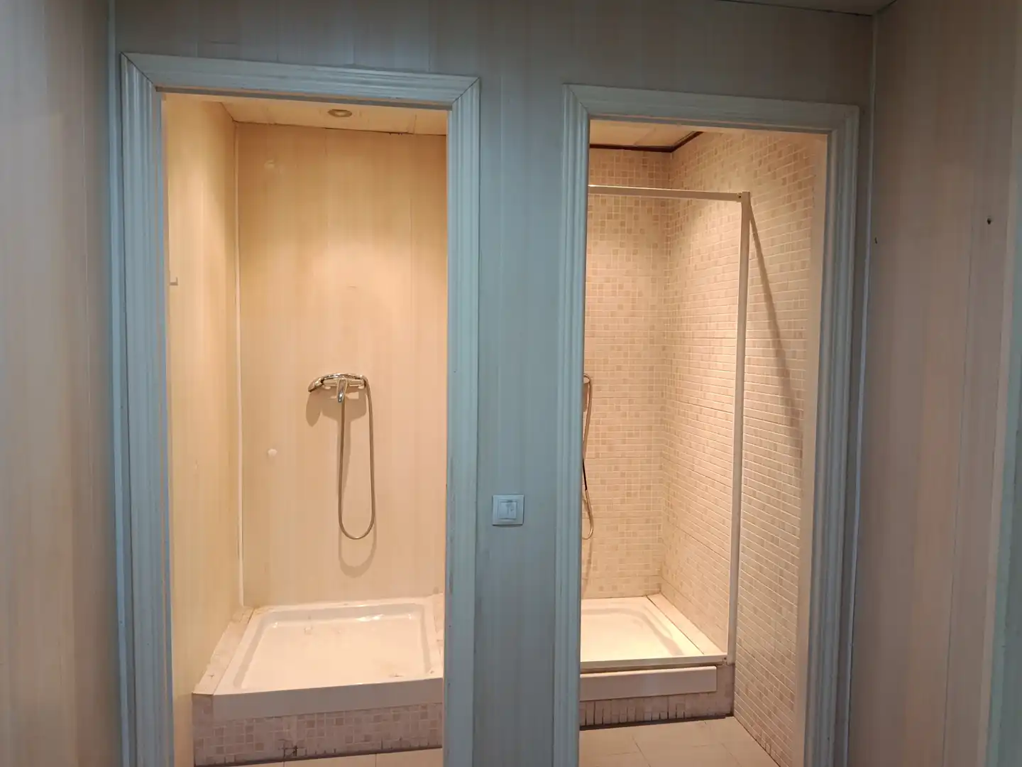 Baño de Nave industrial de alquiler en Sabadell
