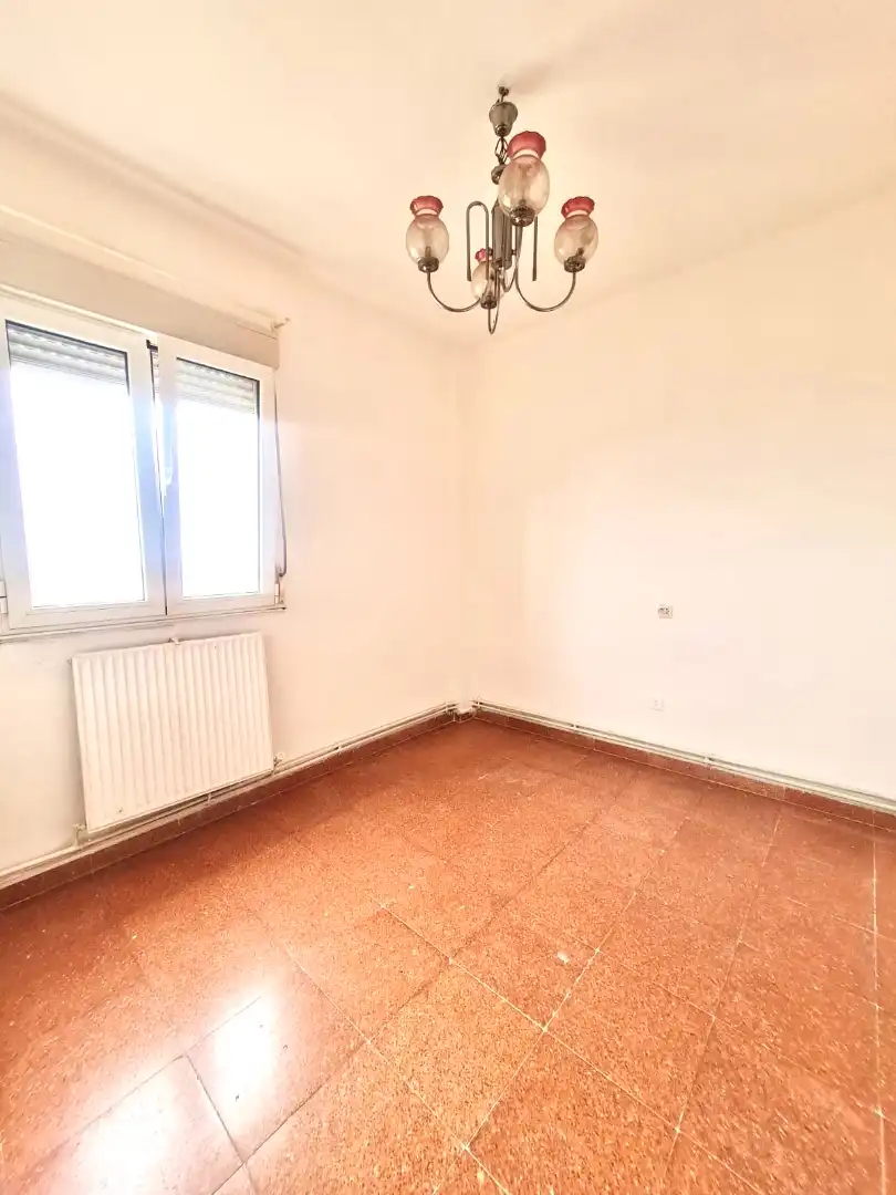 Dormitori de Pis en venda en Gijón  amb Jardí privat, Parquet i Traster