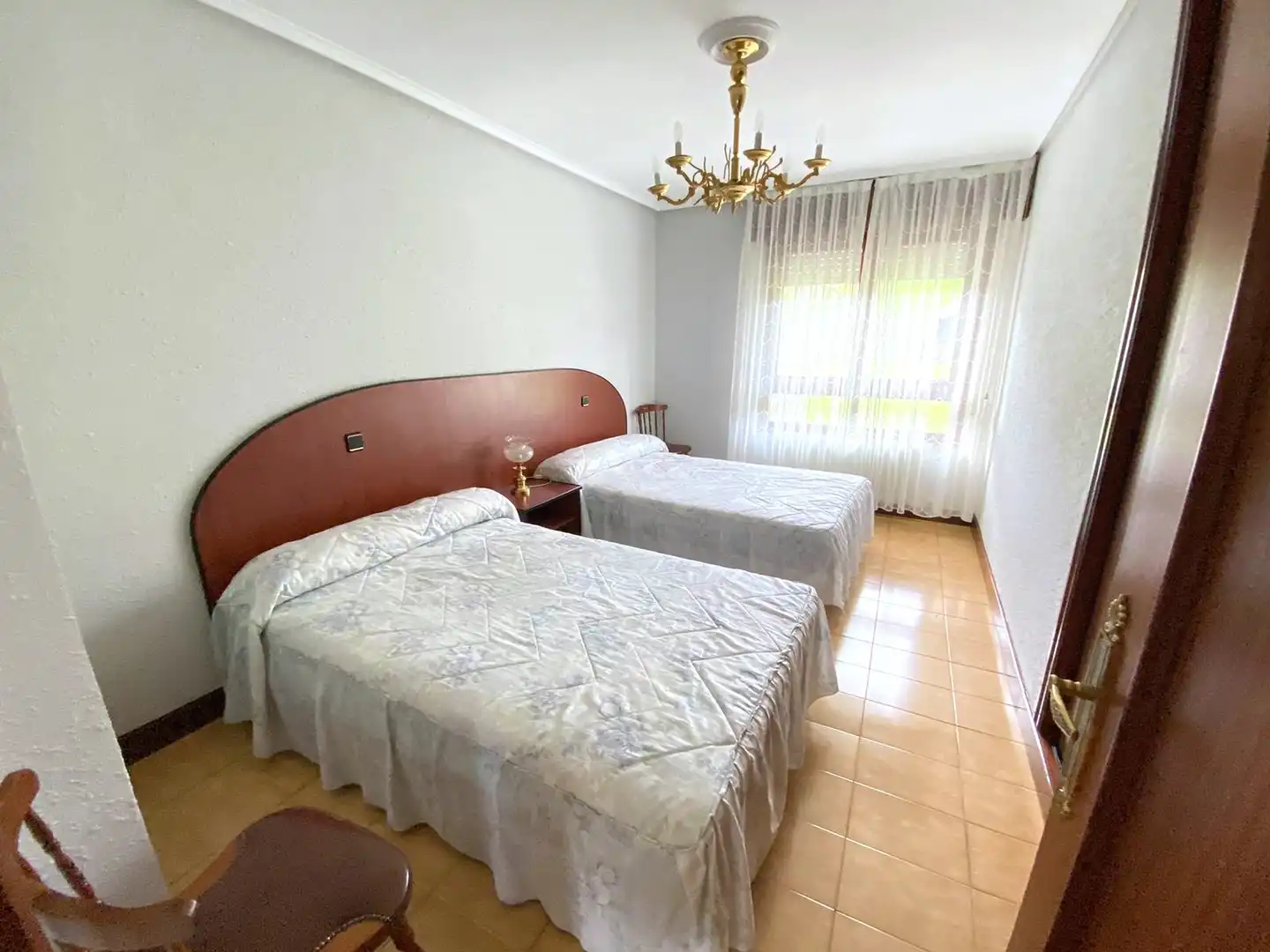 Dormitori de Casa o xalet en venda en Castro-Urdiales amb Calefacció, Jardí privat i Parquet