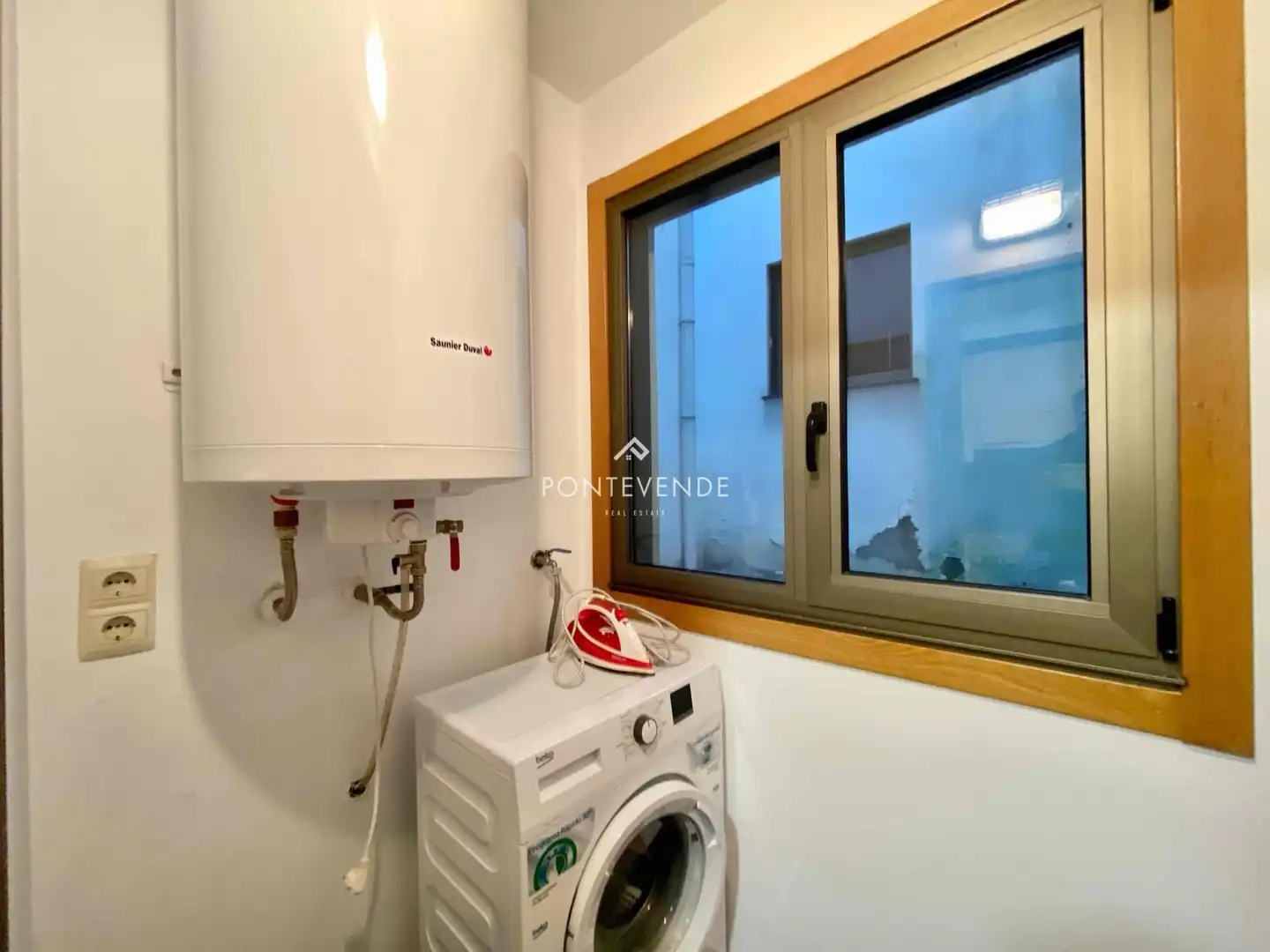 Vista exterior de Piso en venta en Poio con Calefacción, Parquet y Trastero