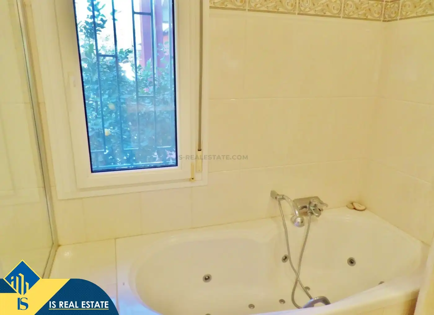 Bathroom of Houses for sale in Alicante / Alacant  with Terrace, Swimming Pool and Furnished