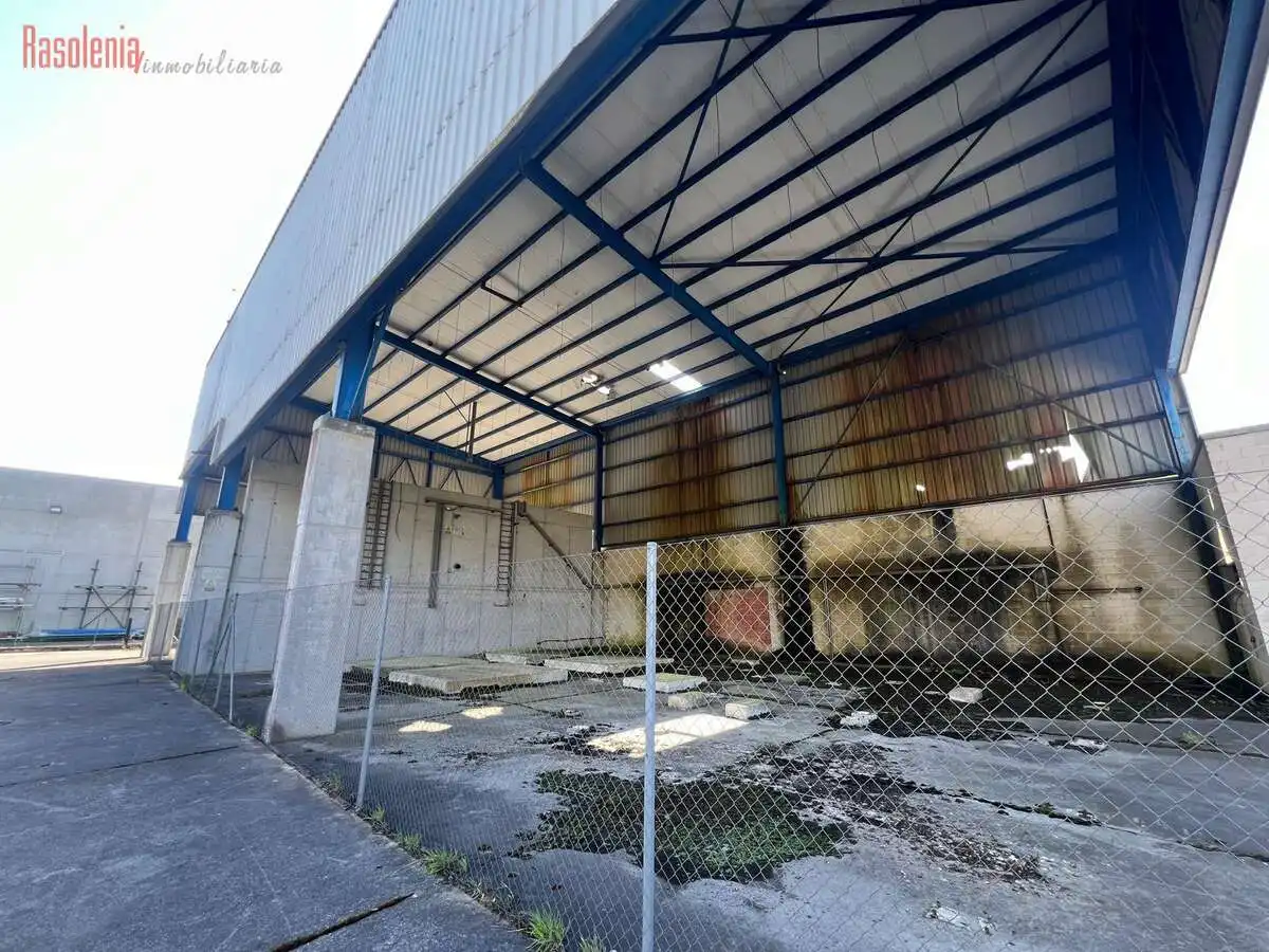 Vista exterior de Nave industrial en venta en Cerceda