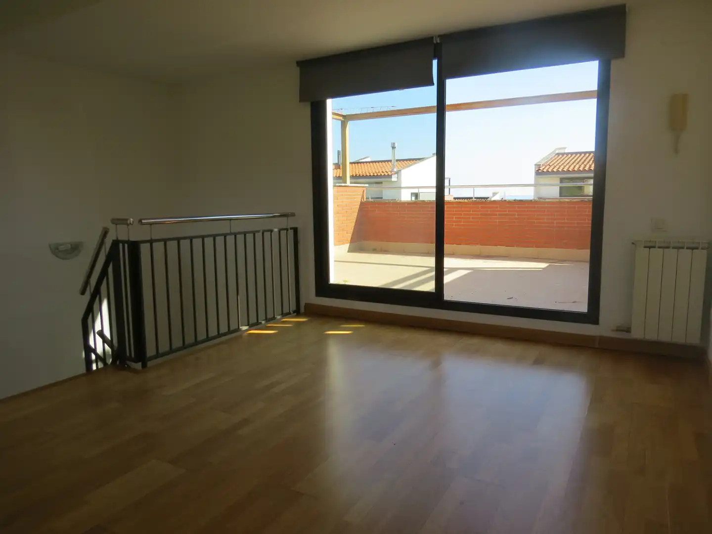 Schlafzimmer von Einfamilien-Reihenhaus zum Verkauf in Sant Andreu de Llavaneres mit Klimaanlage, Heizung und Parkett