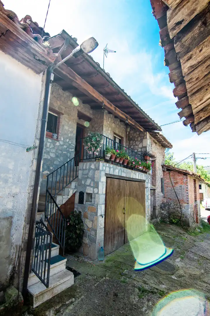 Vista exterior de Casa o xalet en venda en Llanes amb Calefacció