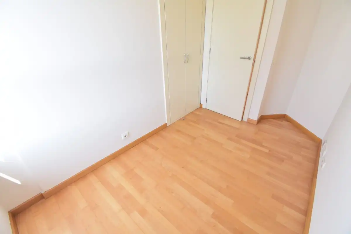 Schlafzimmer von Wohnung zur Miete in Barcelona mit Klimaanlage, Heizung und Privatgarten