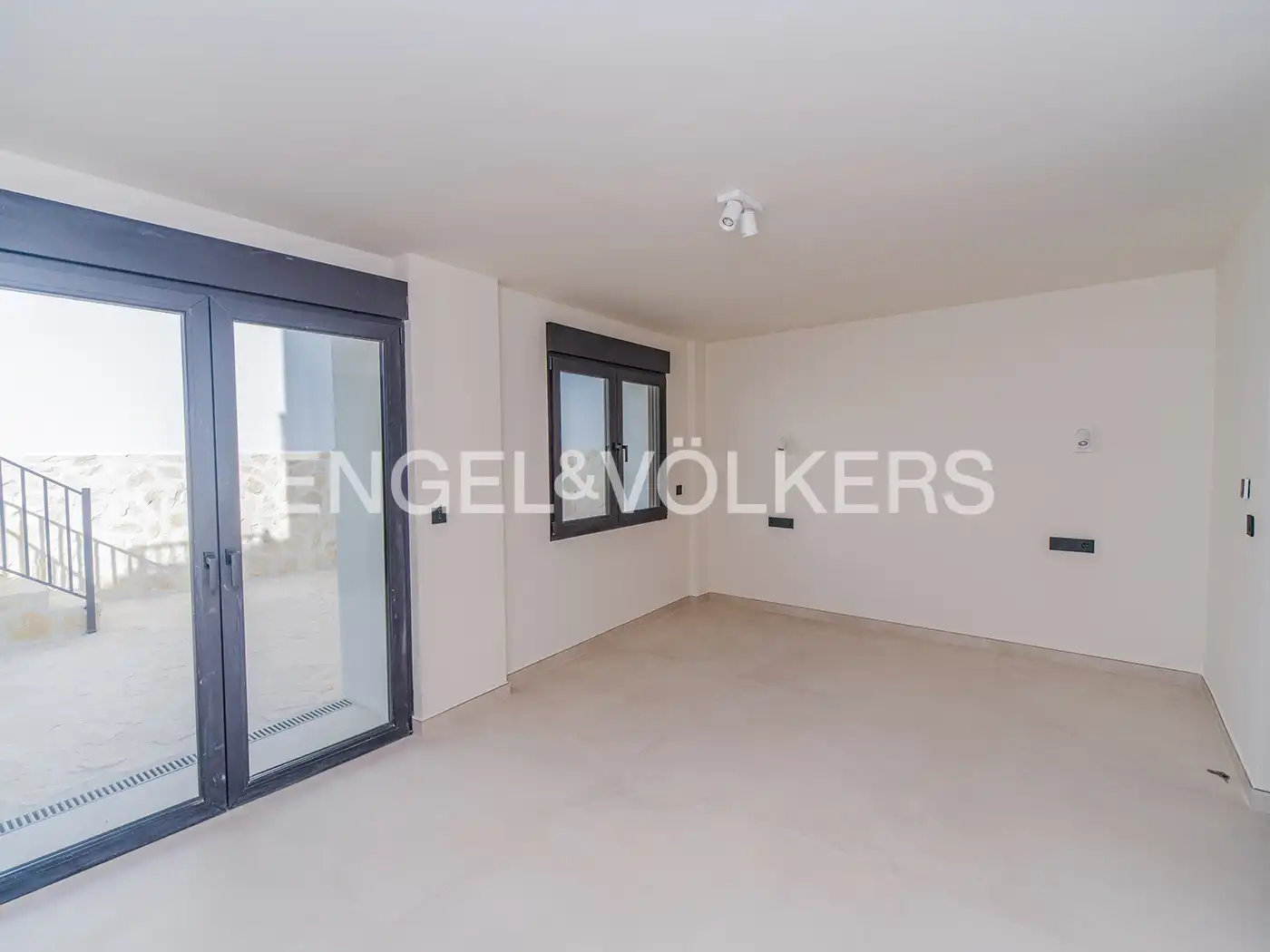 Terrassa de Casa o xalet en venda en El Campello amb Aire condicionat, Calefacció i Jardí privat