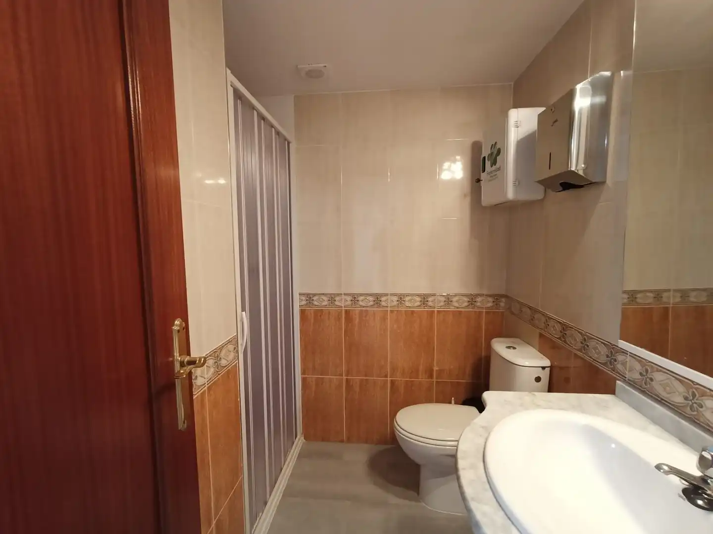 Bany de Apartament en venda en Huelva amb Moblat