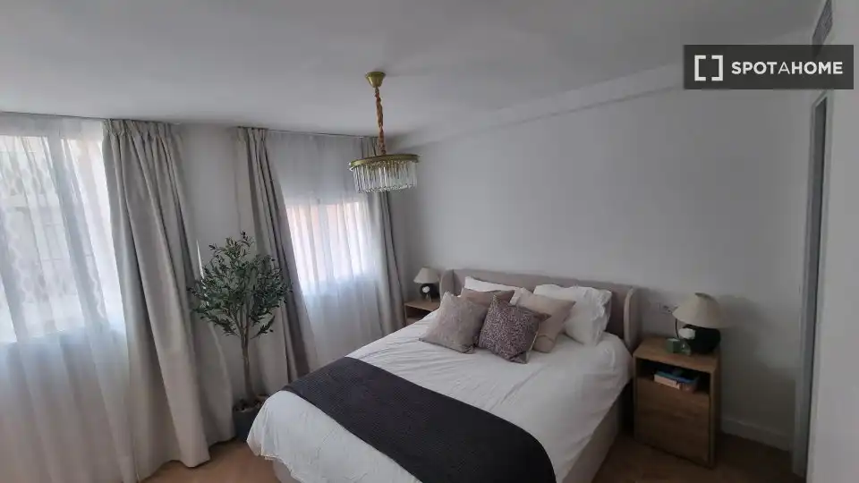 Bedroom of Apartments for share in Málaga  with Air Conditioner, Terrace and Furnished