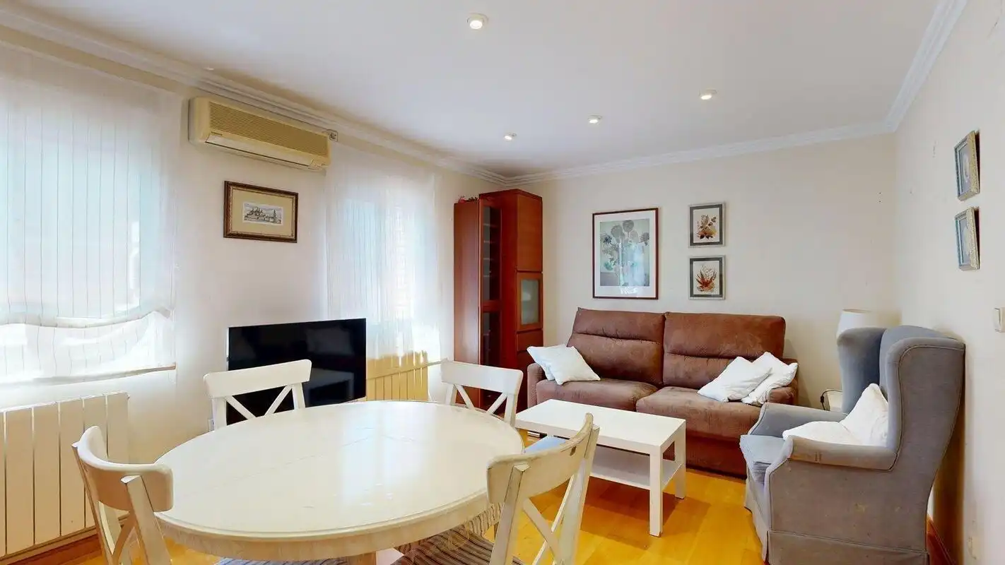 Wohnzimmer von Wohnung zum Verkauf in Zaragoza mit Klimaanlage und Heizung