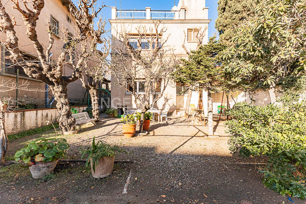 Garden of Building for sale in  Barcelona Capital