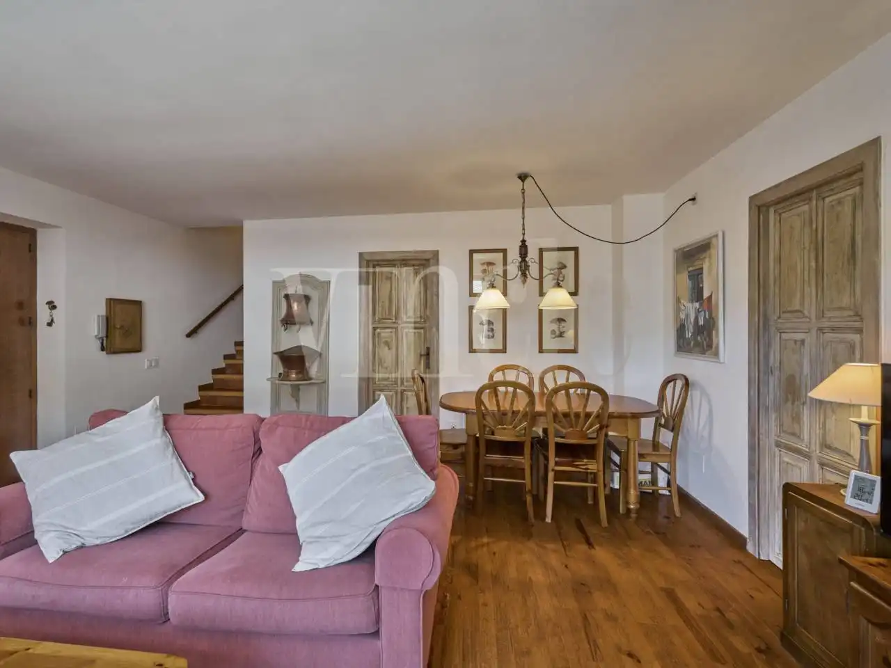 Sala de estar de Casa adosada en venta en Urús con Parquet y Terraza