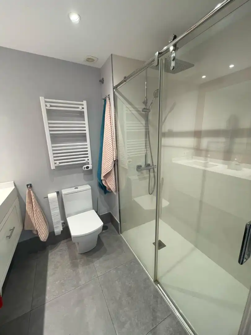 Bathroom of Flat for sale in Córdoba  with Air Conditioner, Terrace and Storage room