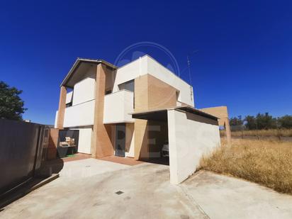 Exterior view of Single-family semi-detached for sale in Espartinas