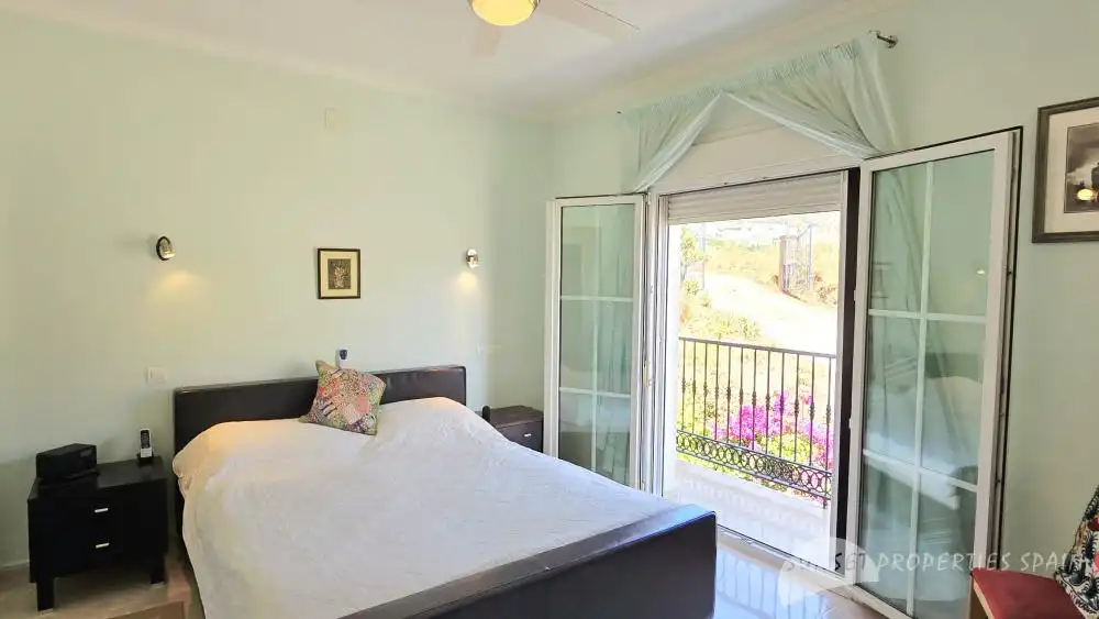 Bedroom of Houses for sale in Cómpeta  with Air Conditioner, Private garden and Swimming Pool
