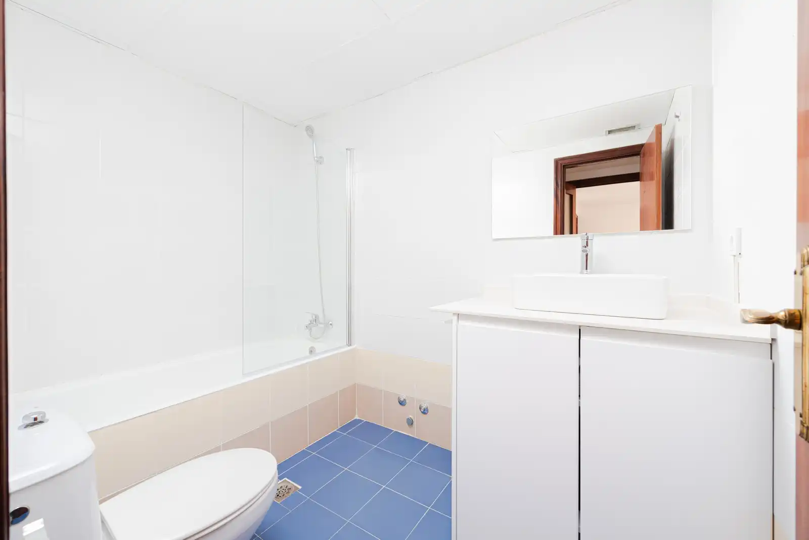 Badezimmer von Wohnung zum Verkauf in Zaragoza mit Terrasse und Abstellraum