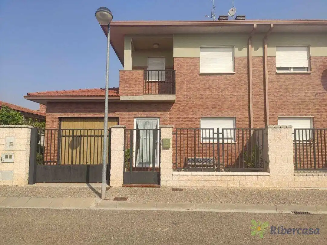 Vista exterior de Casa o chalet en venta en Castejón (Navarra)
