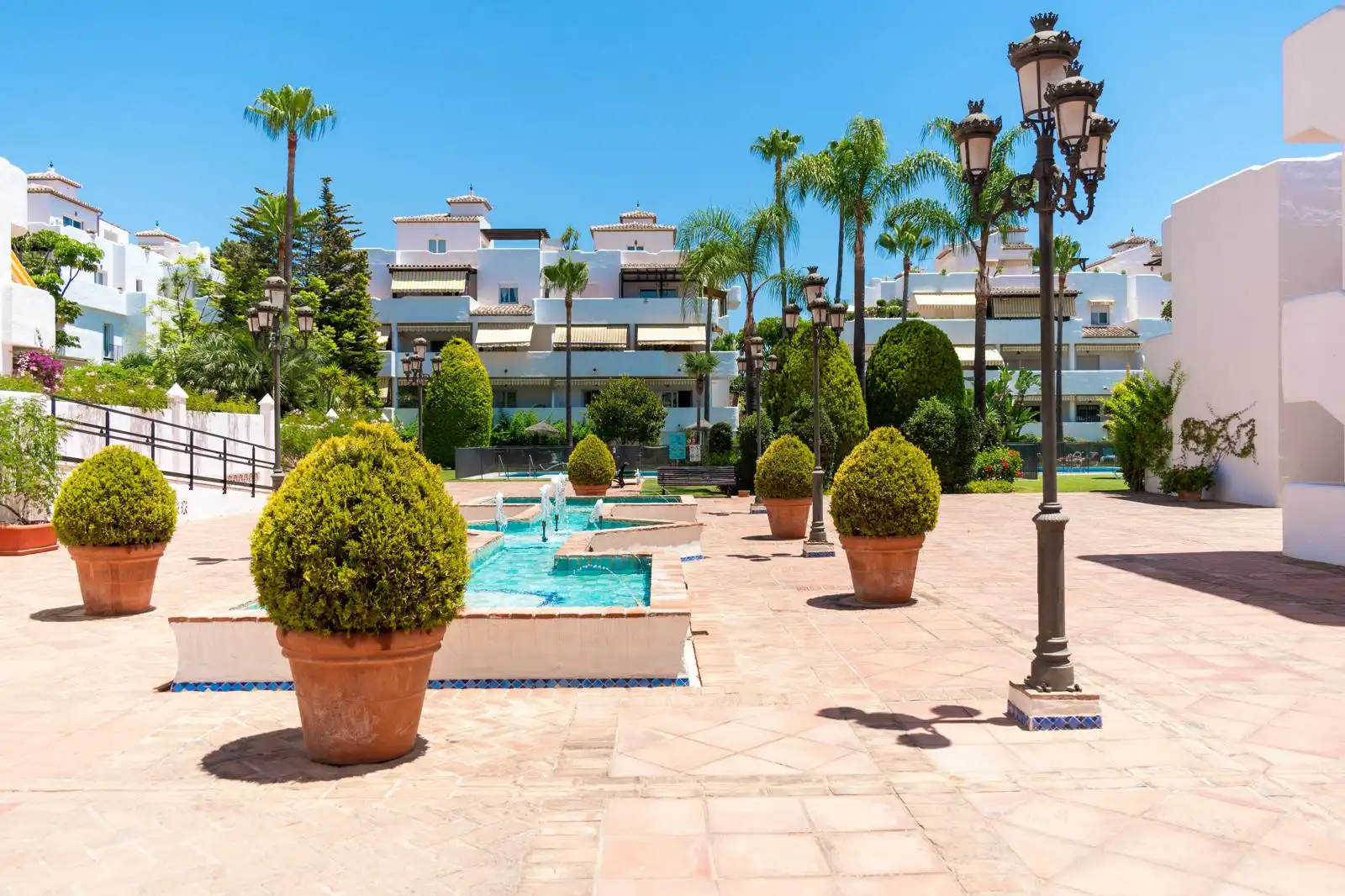 Außenansicht von Maisonette zur Miete in Marbella mit Schwimmbad, Möbliert und Gemeinschaftspool