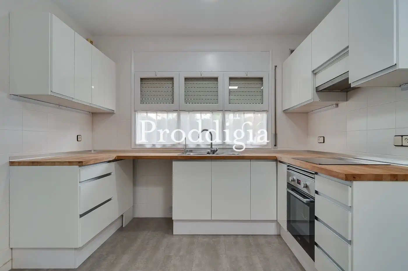 Cuina de Casa adosada de lloguer en Sant Cugat del Vallès amb Aire condicionat, Calefacció i Terrassa