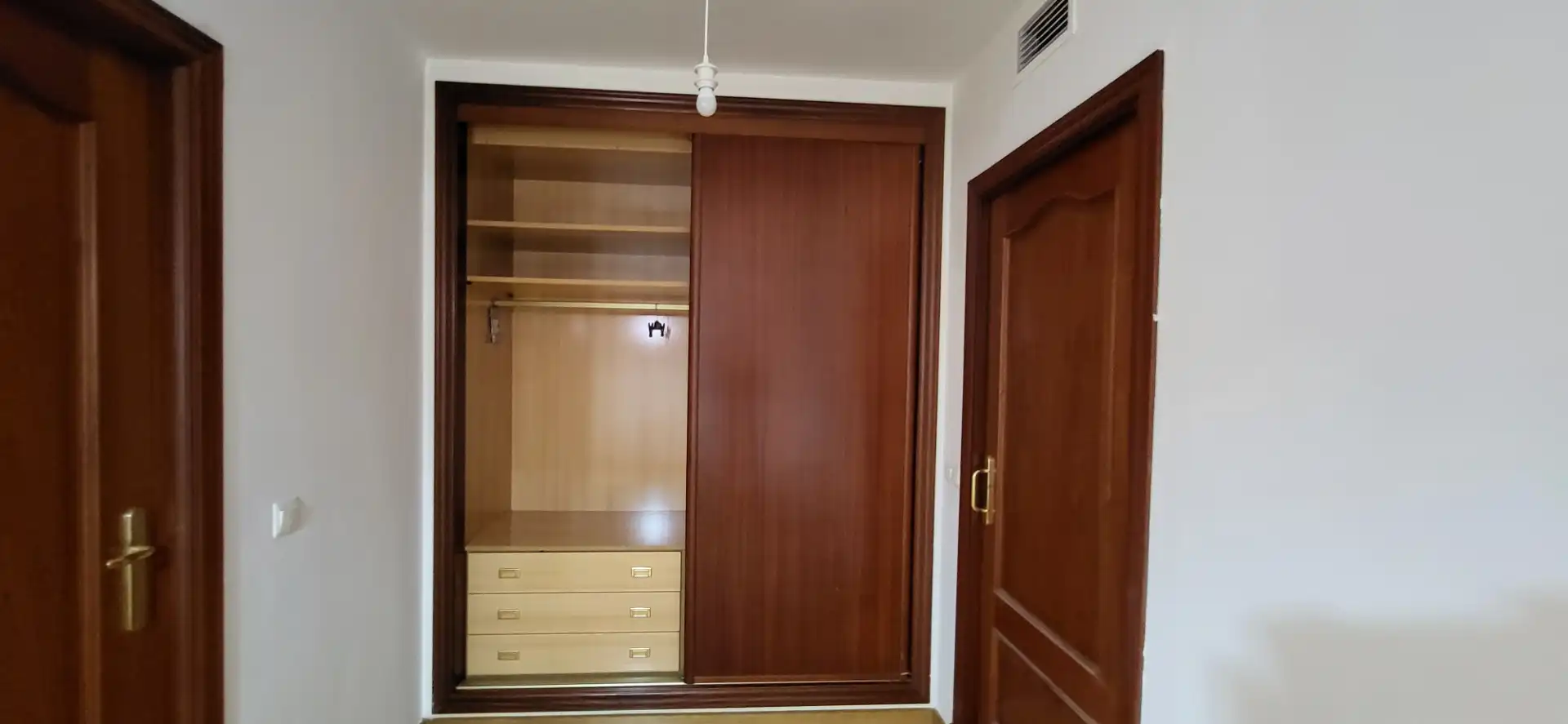 Schlafzimmer von Wohnung zur Miete in Málaga mit Klimaanlage, Heizung und Parkett
