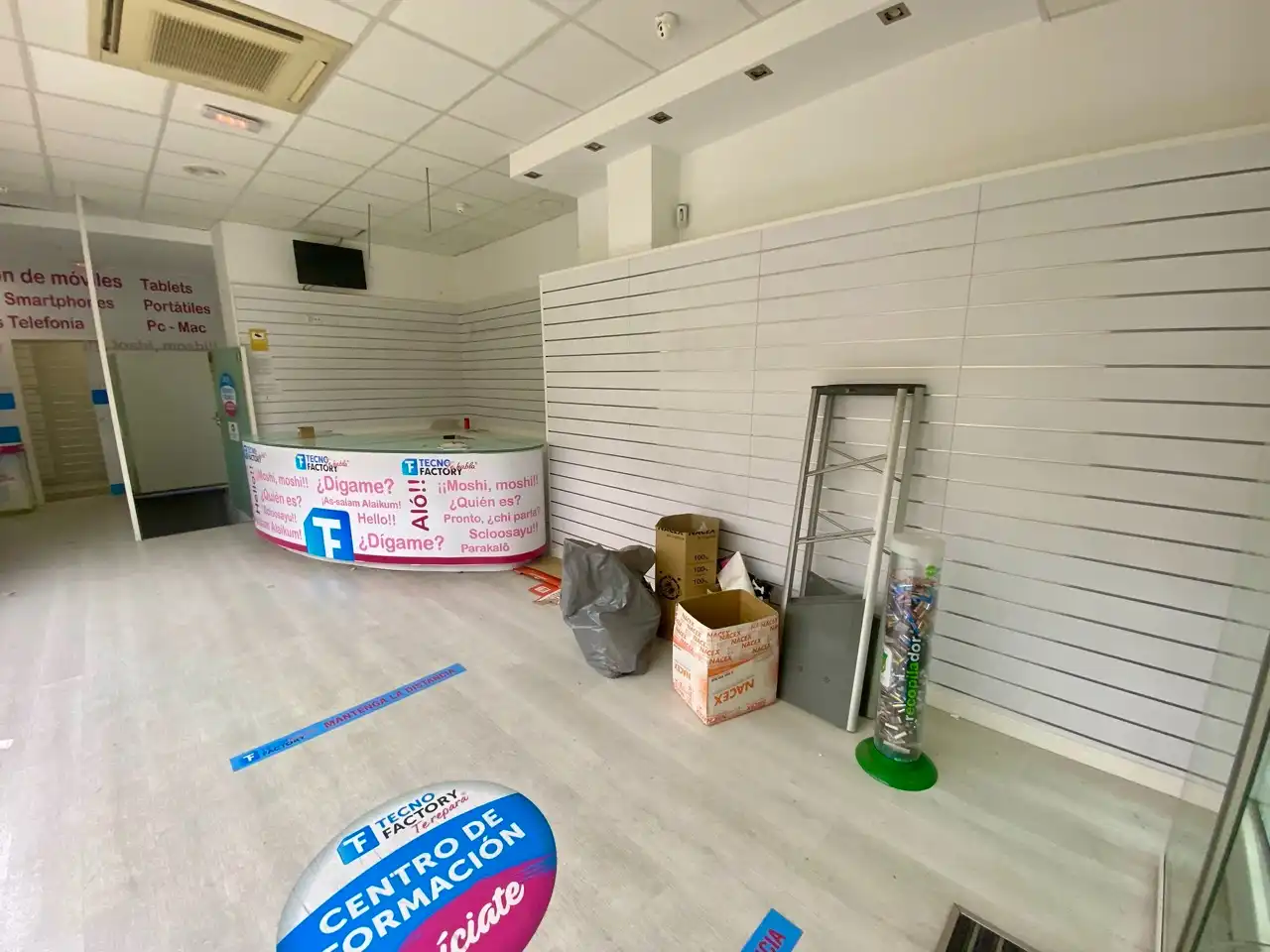 Local comercial en venda a Calle Ramón y Cajal 8A, imagen 2