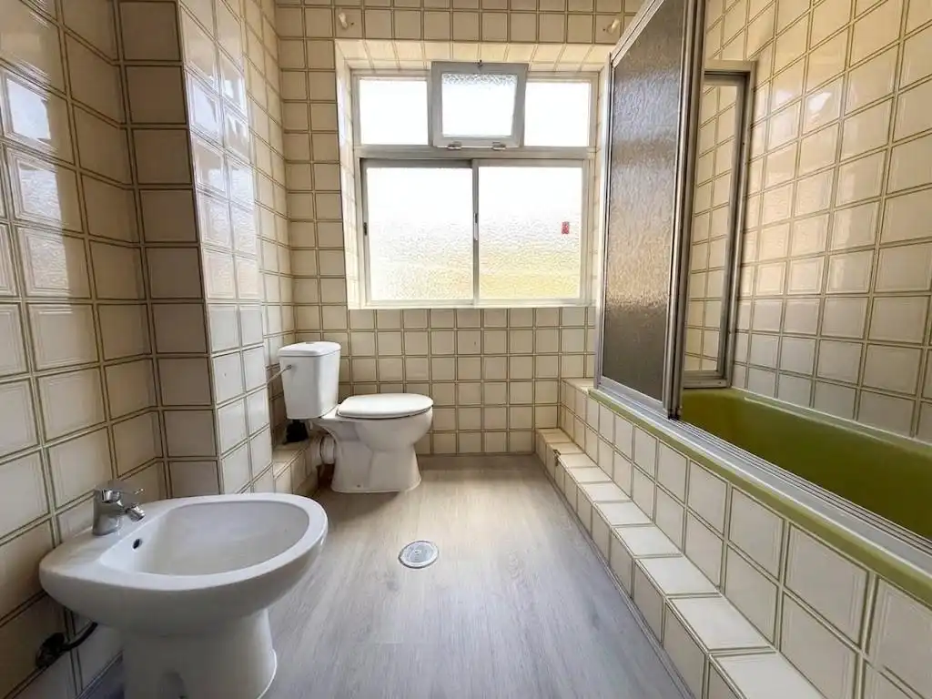 Baño de Piso en venta en Málaga con Aire acondicionado, Calefacción y Balcón