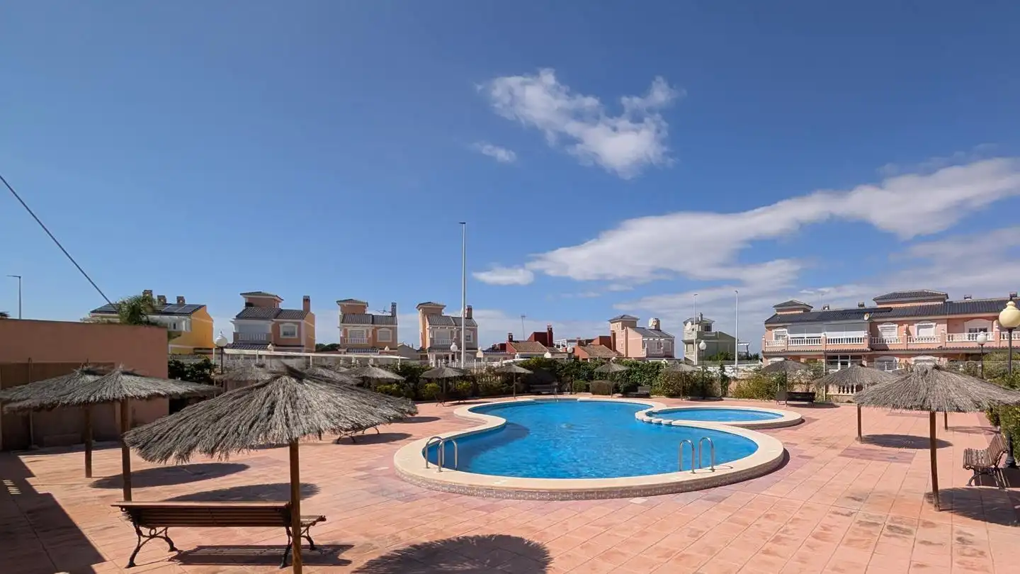 Piscina de Casa adosada en venta en Santa Pola con Aire acondicionado, Jardín privado y Terraza