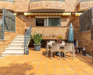 Terrassa de Casa adosada en venda en Vilassar de Mar amb Aire condicionat, Calefacció i Jardí privat