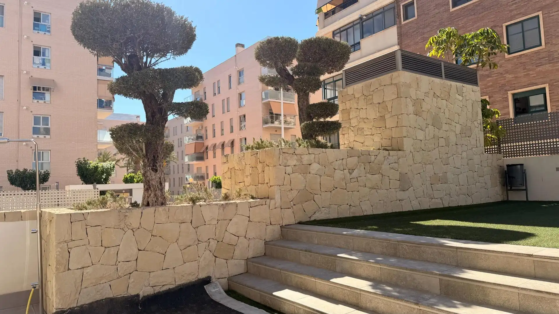 Außenansicht von Dachboden zum Verkauf in Elche / Elx mit Heizung, Terrasse und Abstellraum