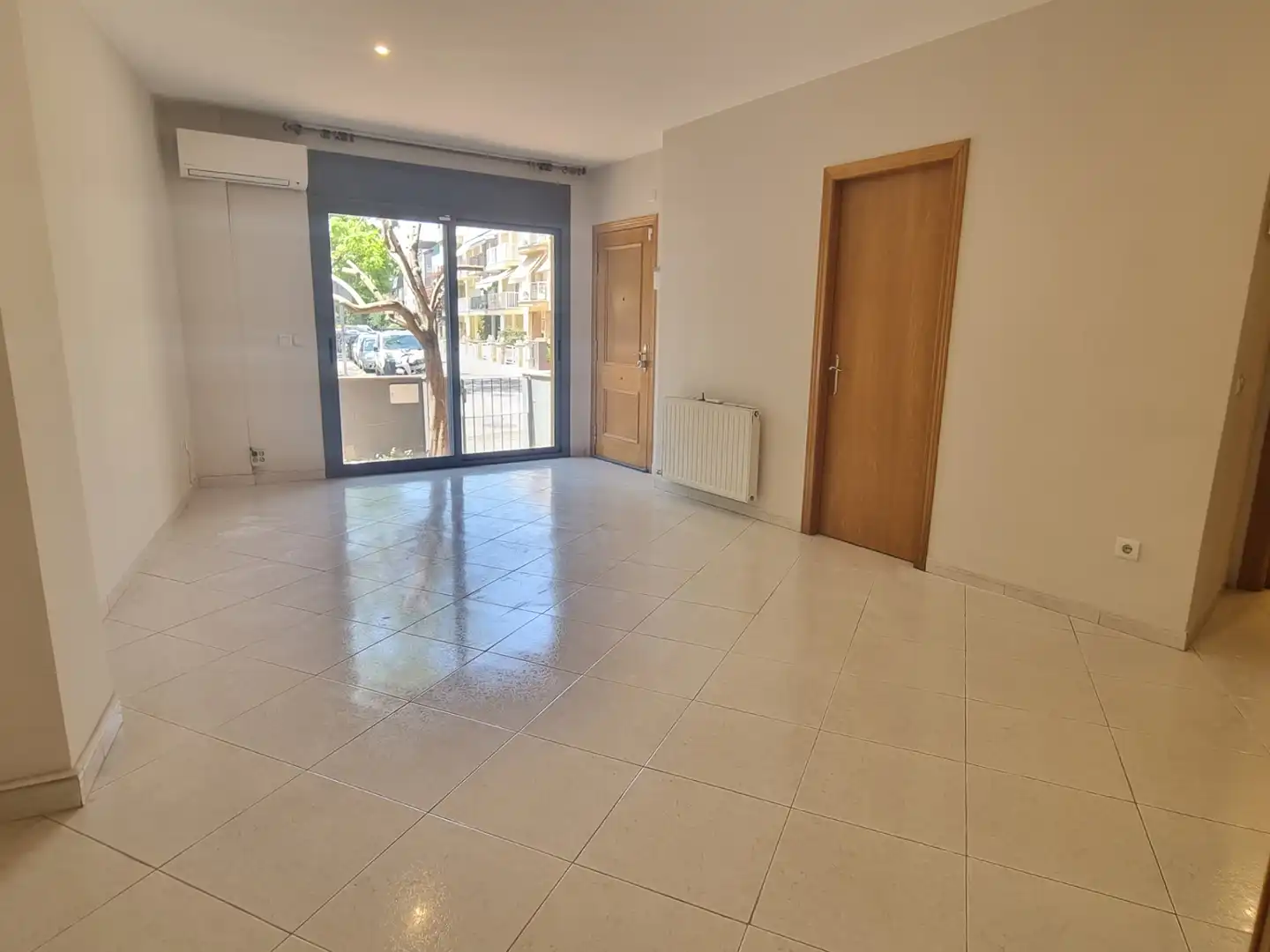 Planta baja en venta en Eixample Sud – Migdia