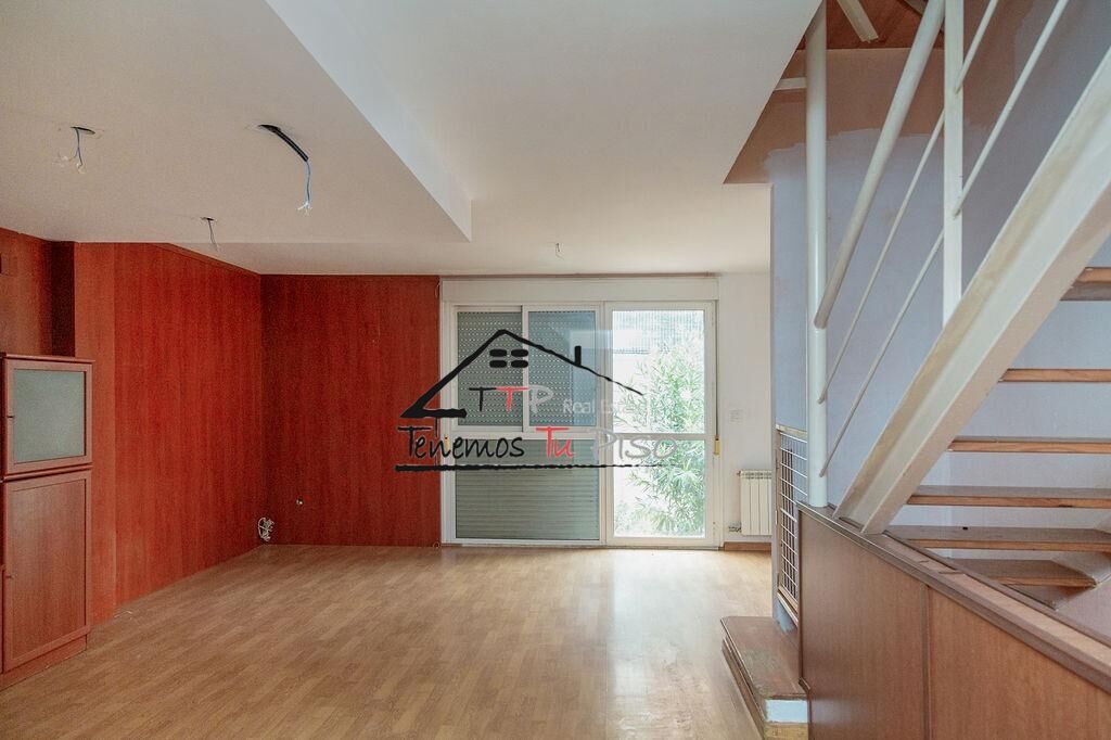 Casa adosada en venta en  ALBARRACIN