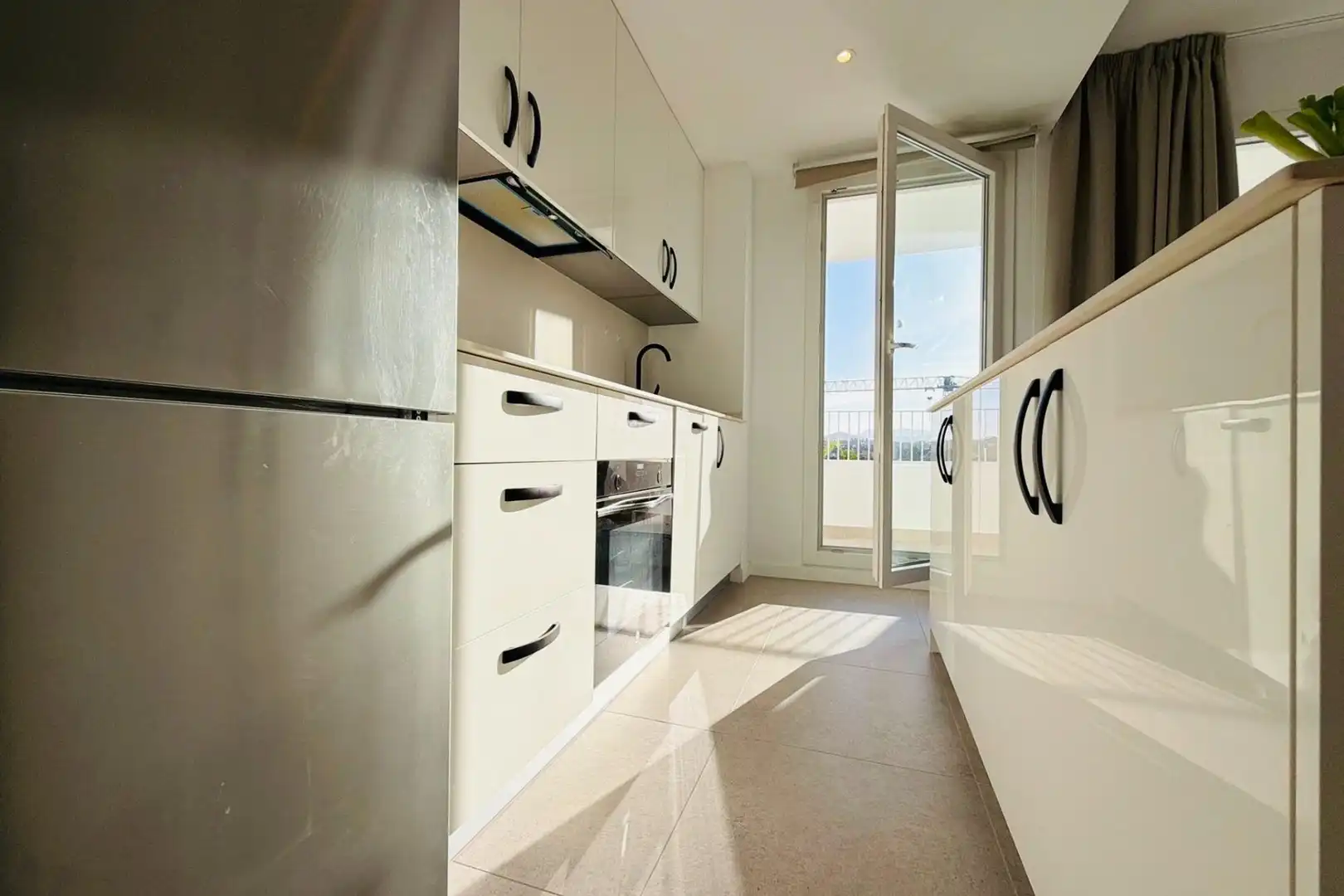 Cuina de Apartament de lloguer en Fuengirola amb Balcó