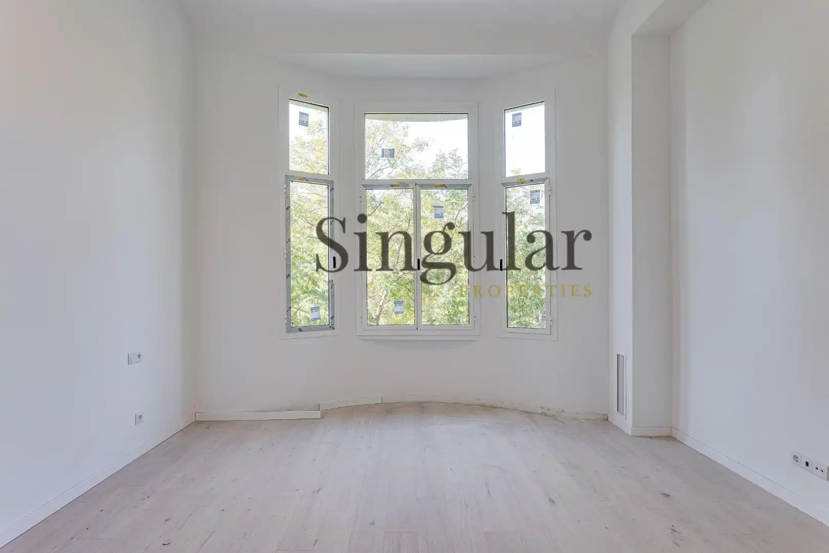 Habitación de Edificio en venta en Barcelona