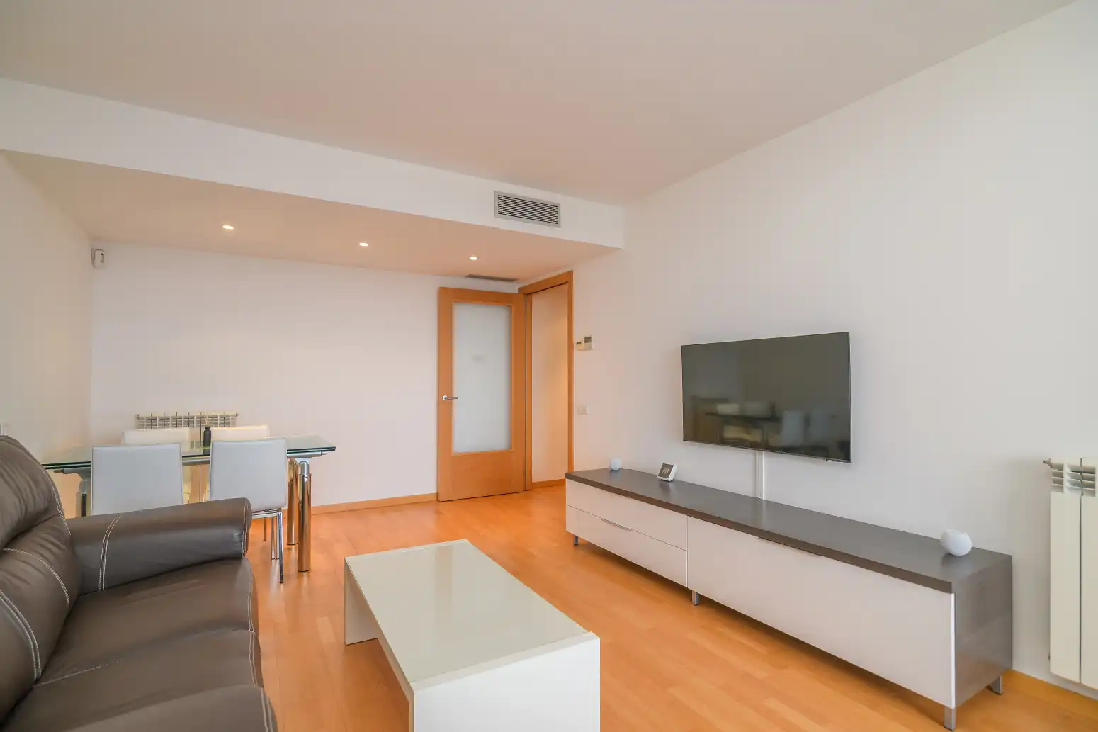 Sala de estar de Piso en venta en Viladecans con Aire acondicionado, Calefacción y Jardín privado