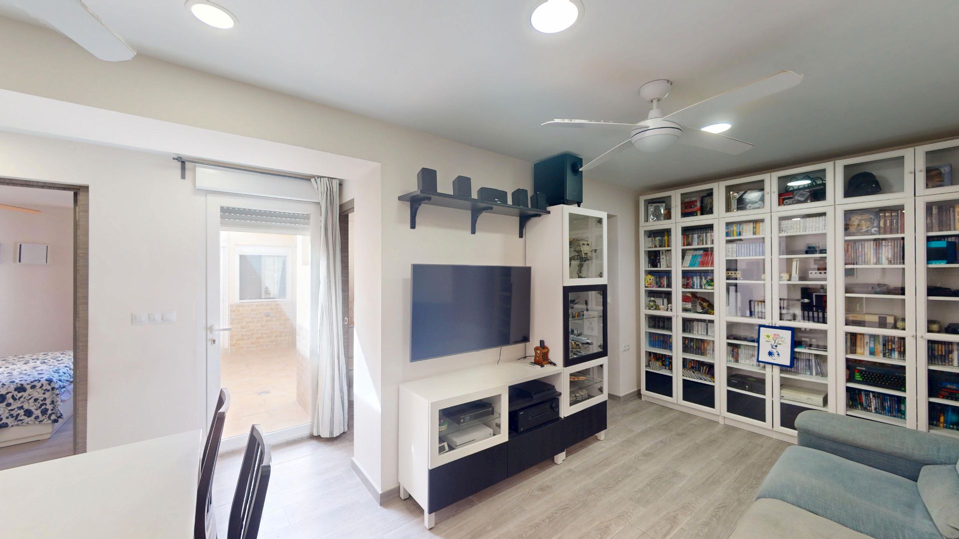 Living room of Flat for sale in Alicante / Alacant  with Air Conditioner, Parquet flooring and Furnished