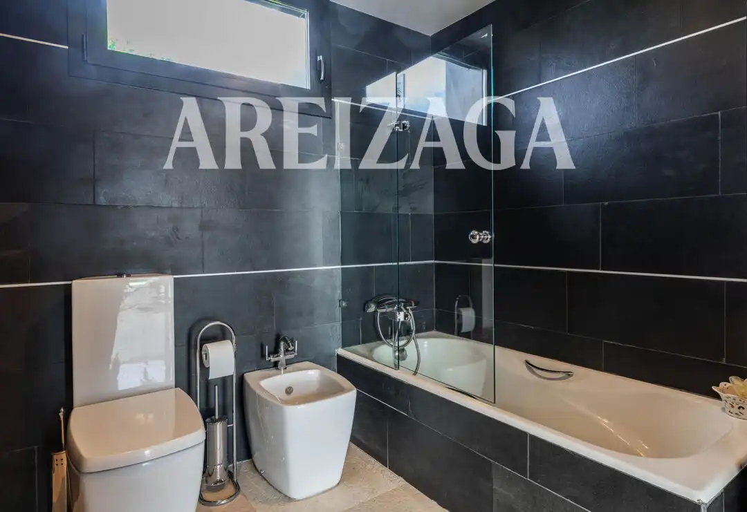 Bany de Casa o xalet en venda en Miramon - Zorroaga