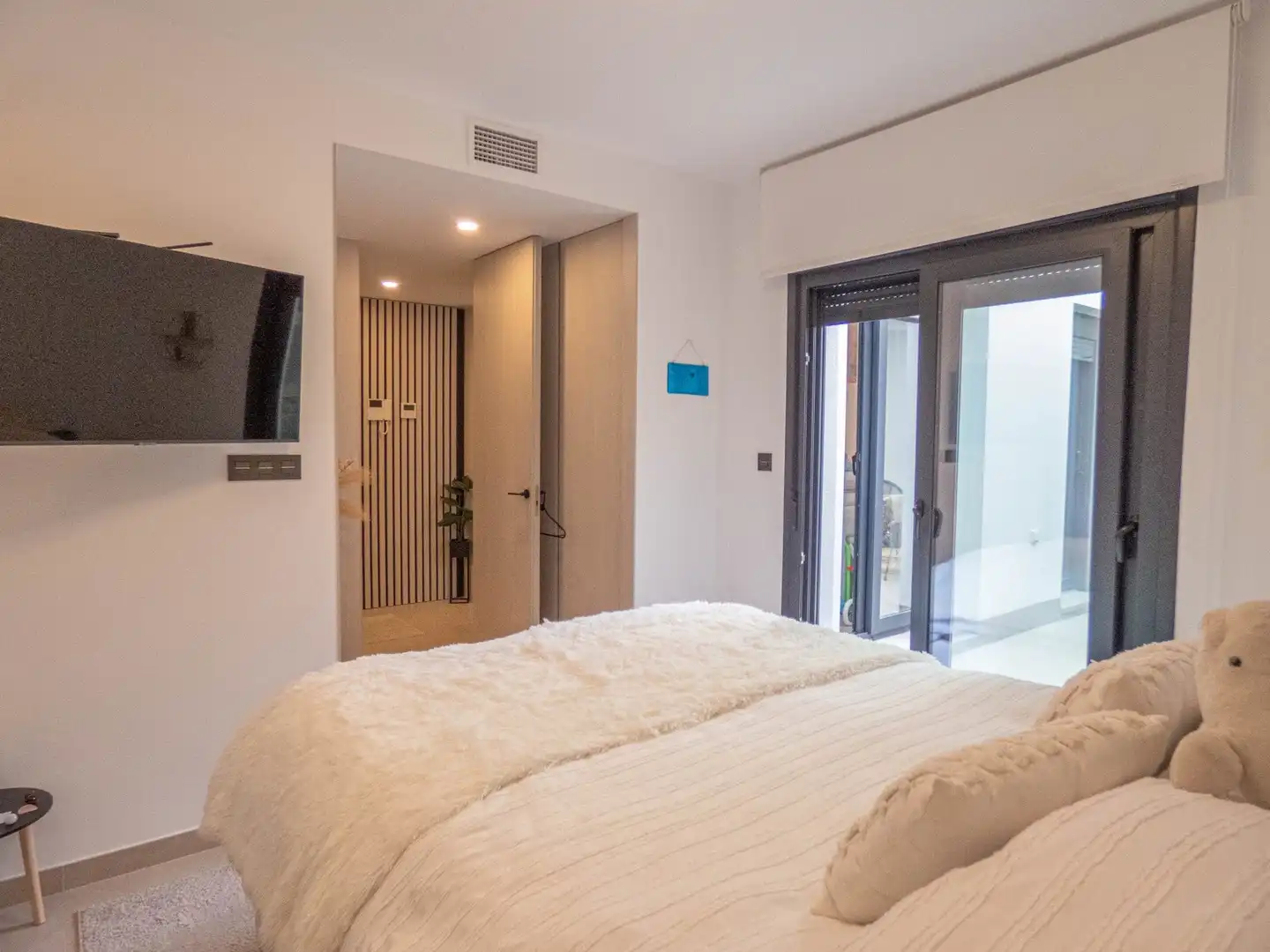 Dormitori de Apartament en venda en Guardamar del Segura amb Terrassa i Alarma