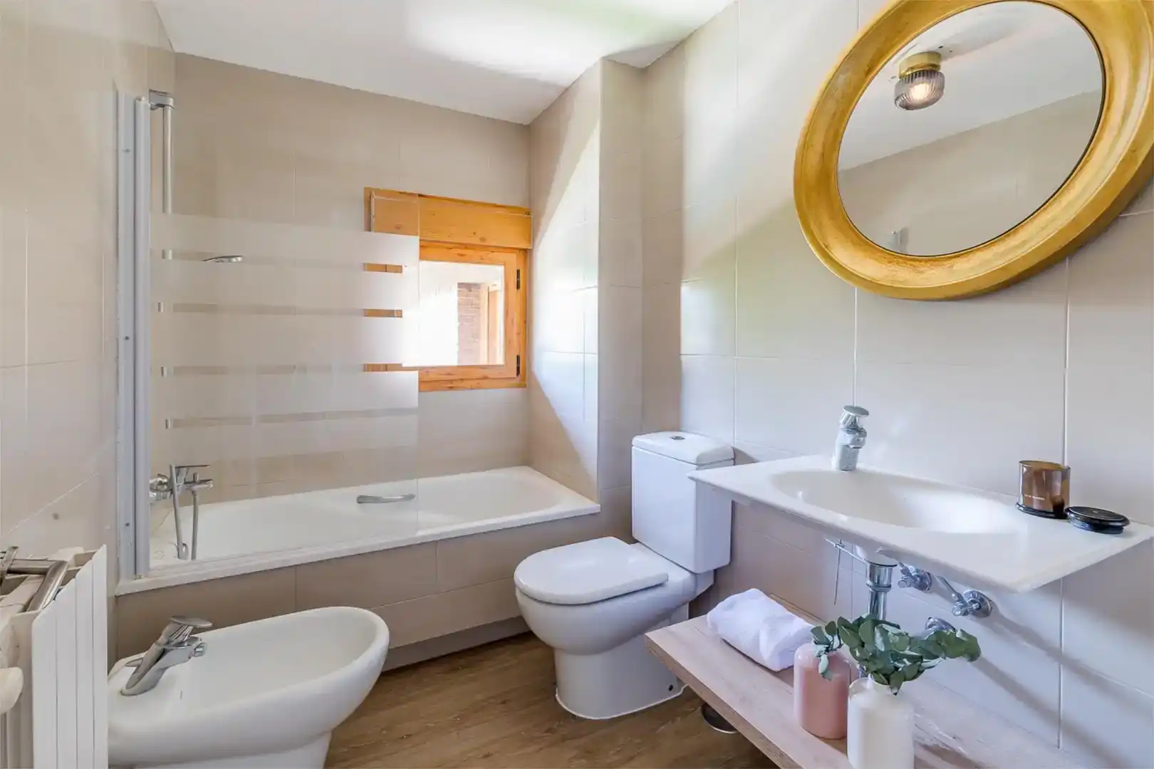 Bathroom of Houses for sale in Boadilla del Monte  with Air Conditioner, Swimming Pool and Balcony