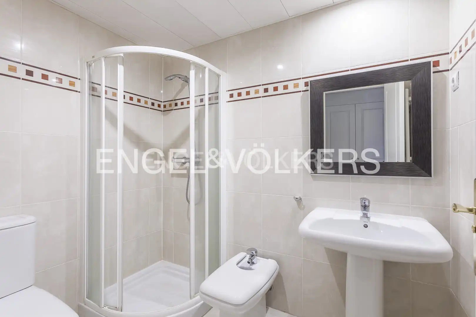 Baño de Piso de alquiler en Madrid con Aire acondicionado, Calefacción y Parquet
