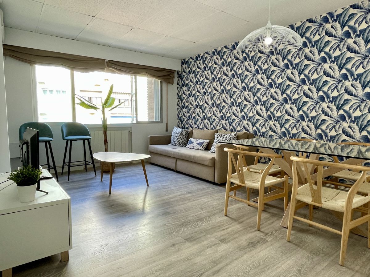 Living room of Flat to rent in  Madrid Capital  with Air Conditioner, Heating and Furnished