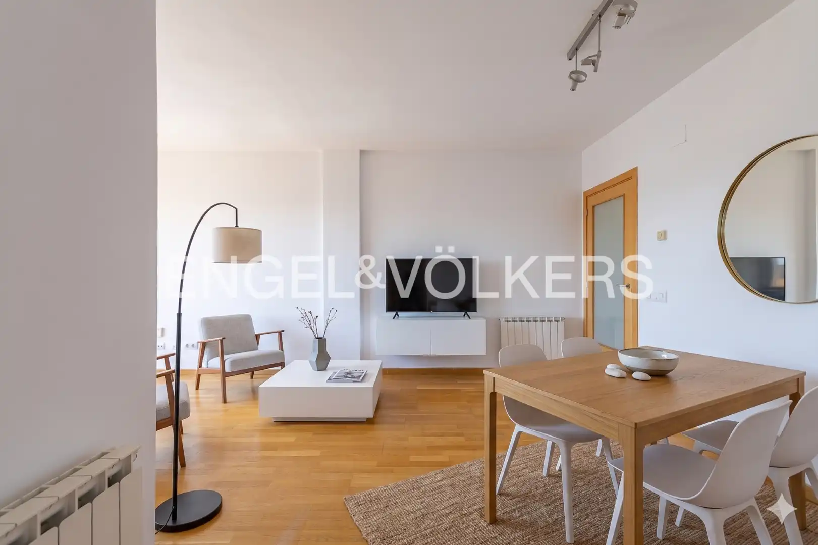 Living room of Flat for sale in Sant Cugat del Vallès  with Heating, Private garden and Parquet flooring