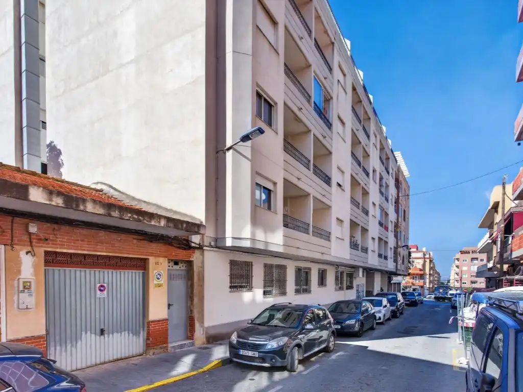 Vista exterior de Apartament en venda en Torrevieja amb Moblat