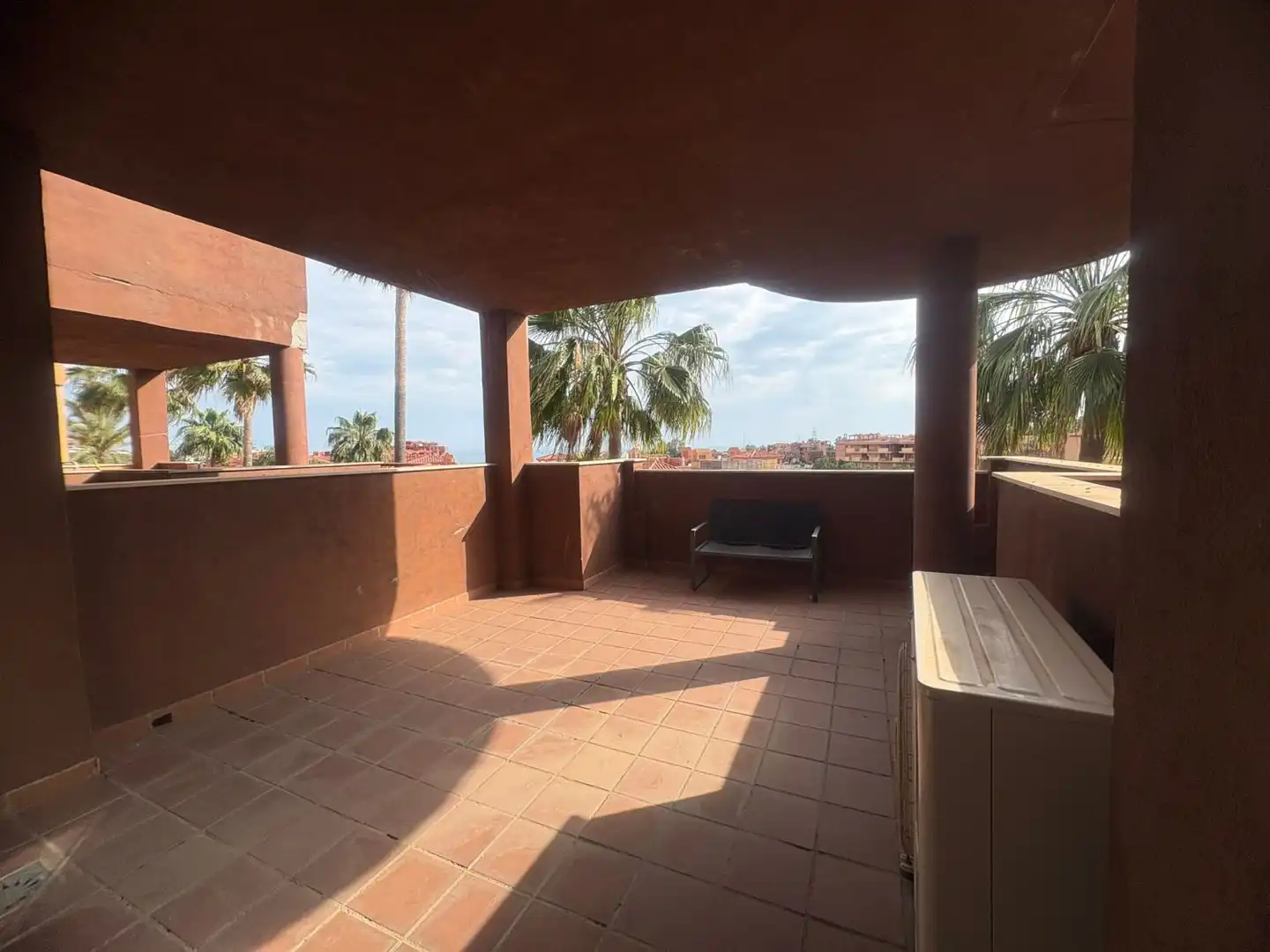 Terrasse von Wohnung zum Verkauf in Marbella mit Klimaanlage, Heizung und Terrasse