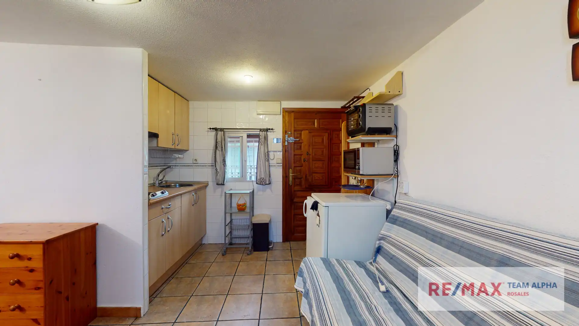 Cocina de Estudio de alquiler en  Madrid Capital con Calefacción y Amueblado