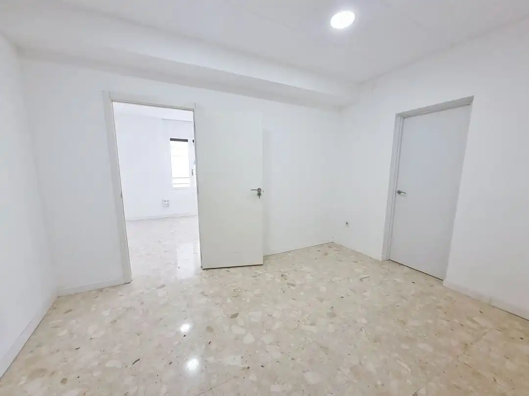 Büro zur Miete in Plaça de l'Ajuntament, Casco Antiguo - Sta. Cruz - Ayuntamiento