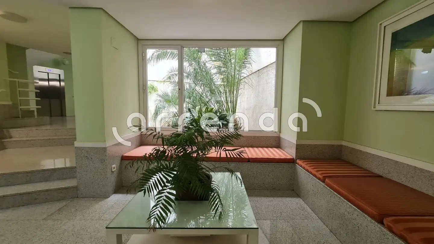 Terrasse von Wohnung zur Miete in Madrid mit Klimaanlage, Parkett und Möbliert