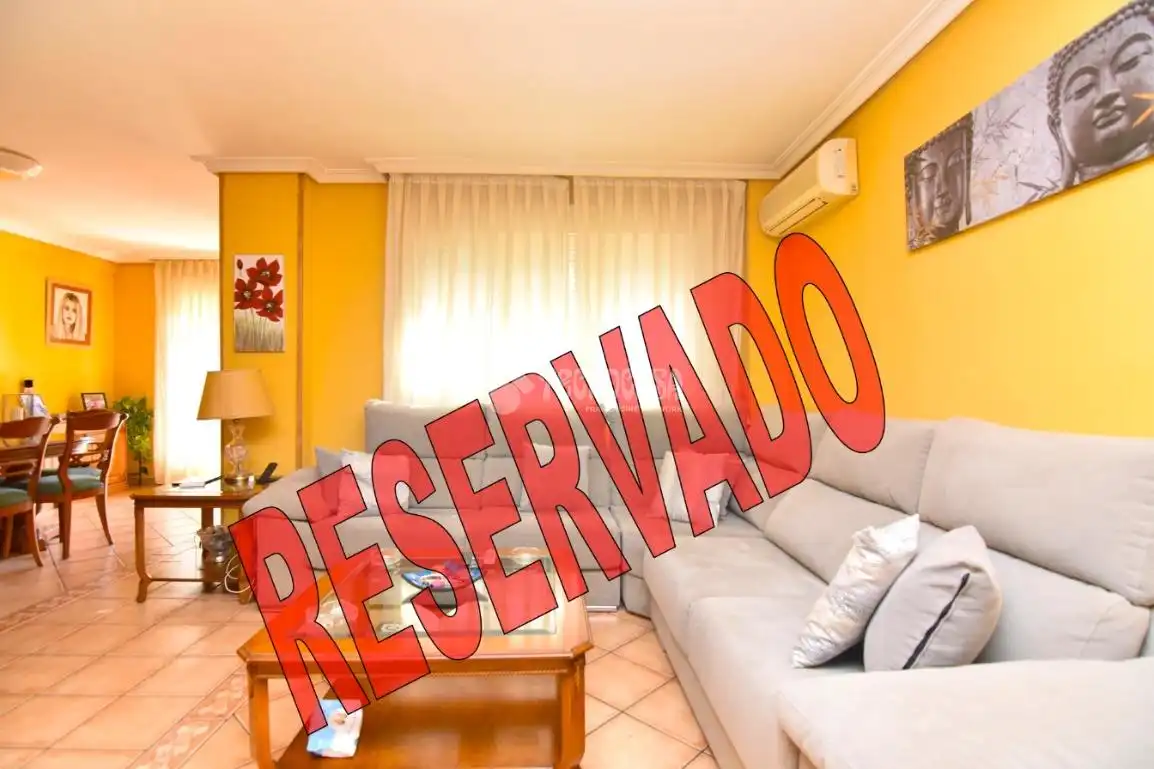 Dormitori de Casa adosada en venda en Villaviciosa de Odón amb Aire condicionat, Calefacció i Piscina