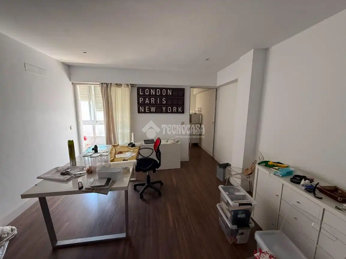 Piso en venta en Valencia con Parquet y Alarma